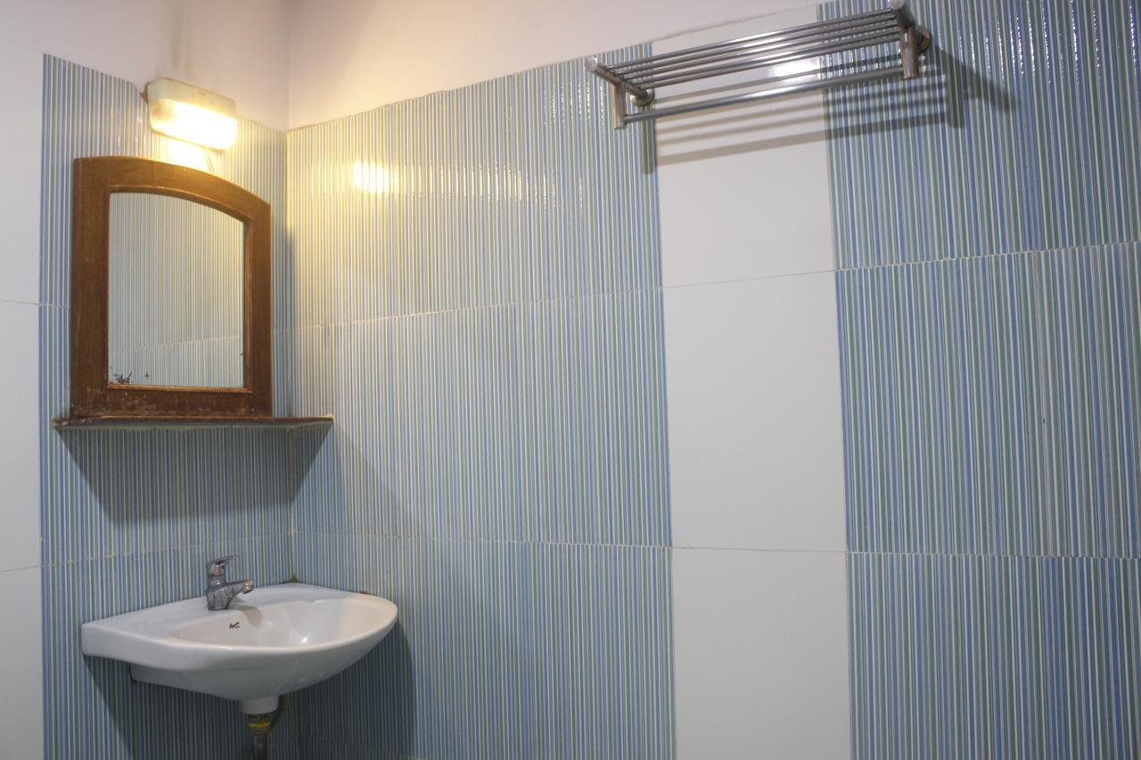 Hotel Chandra'S Визакхапатнам Екстериор снимка