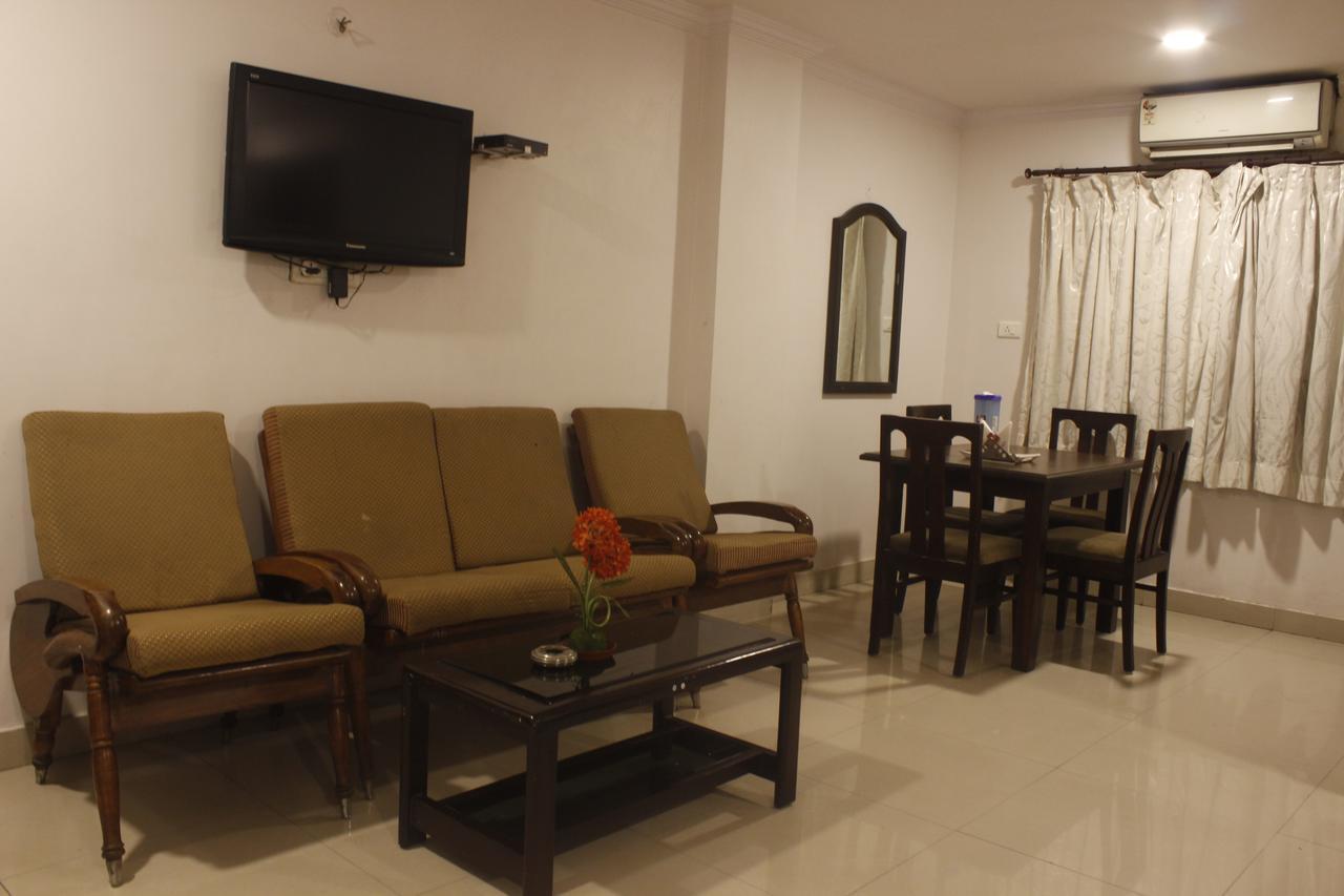 Hotel Chandra'S Визакхапатнам Екстериор снимка