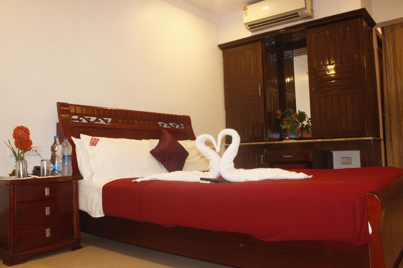 Hotel Chandra'S Визакхапатнам Екстериор снимка