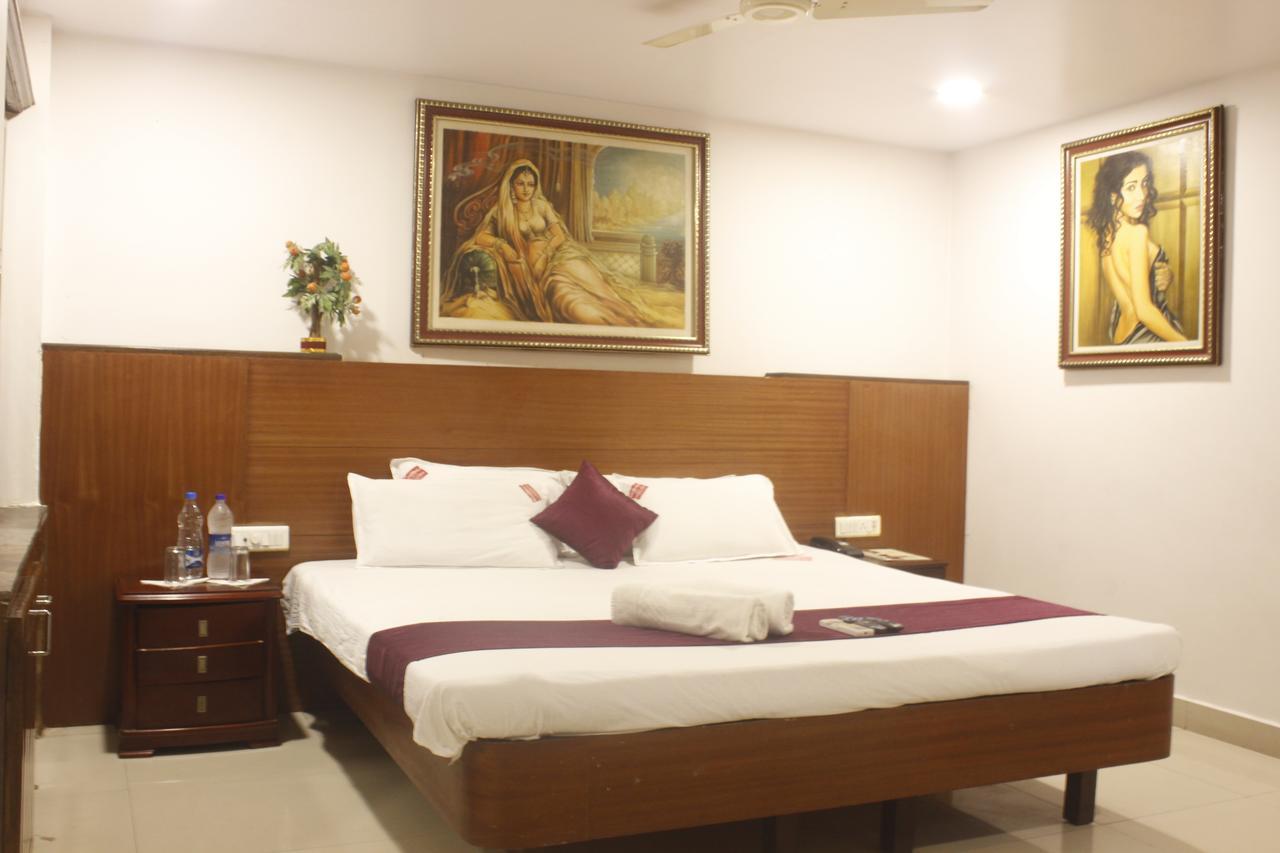 Hotel Chandra'S Визакхапатнам Екстериор снимка