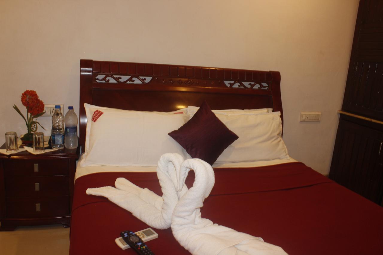 Hotel Chandra'S Визакхапатнам Екстериор снимка
