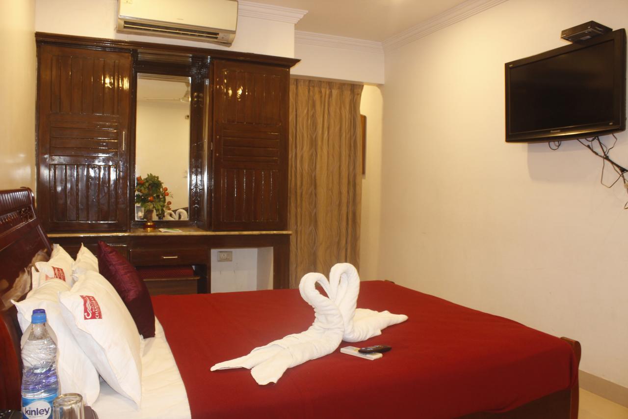 Hotel Chandra'S Визакхапатнам Екстериор снимка