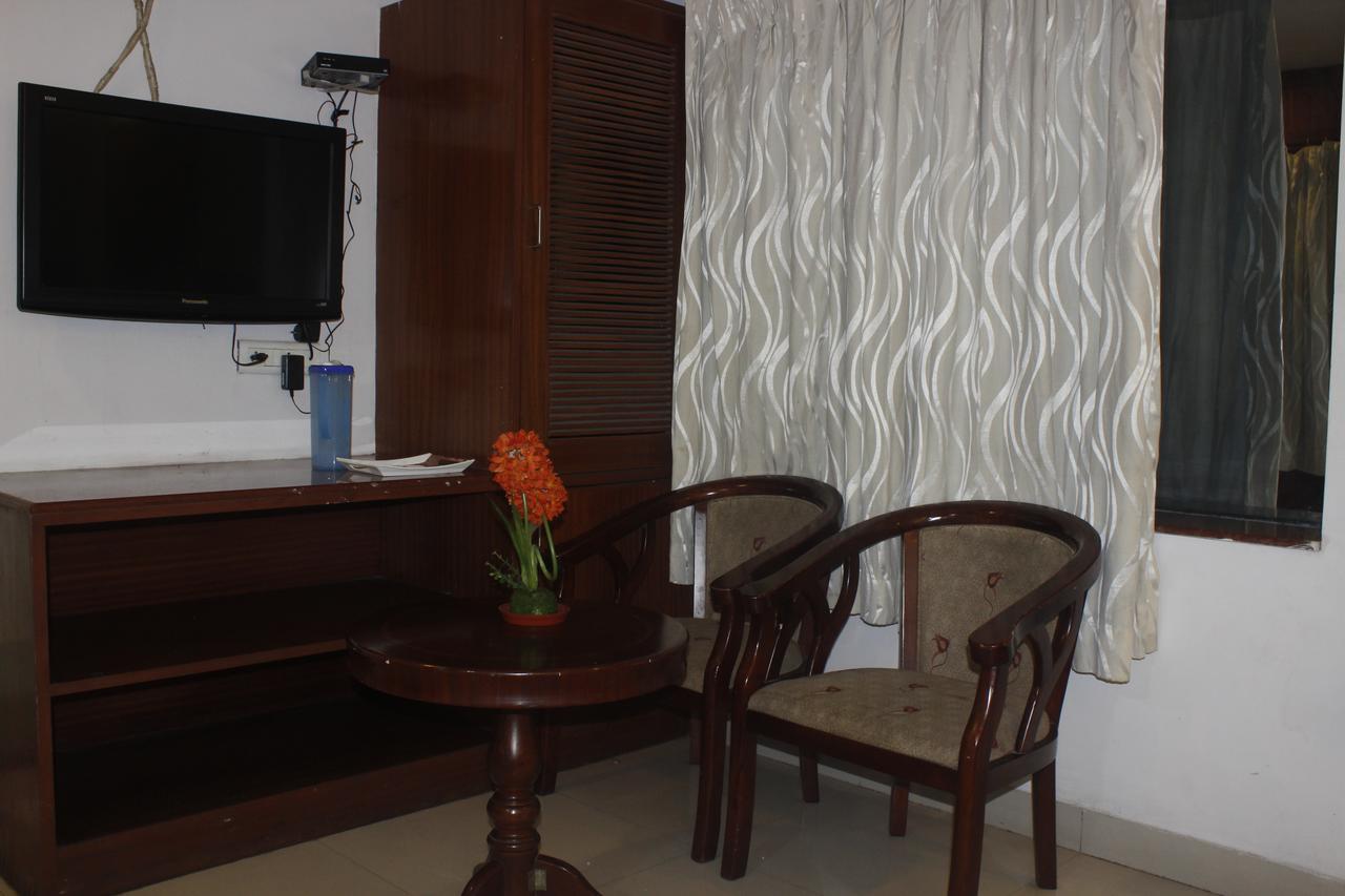 Hotel Chandra'S Визакхапатнам Екстериор снимка