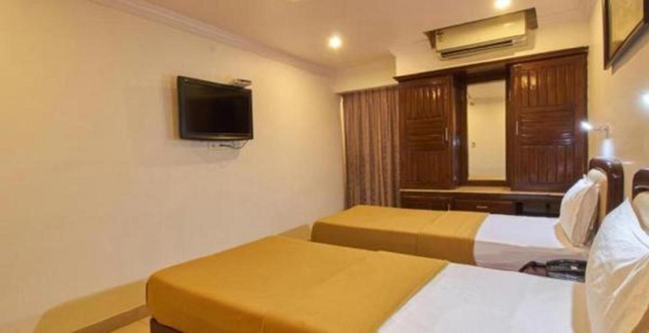 Hotel Chandra'S Визакхапатнам Екстериор снимка